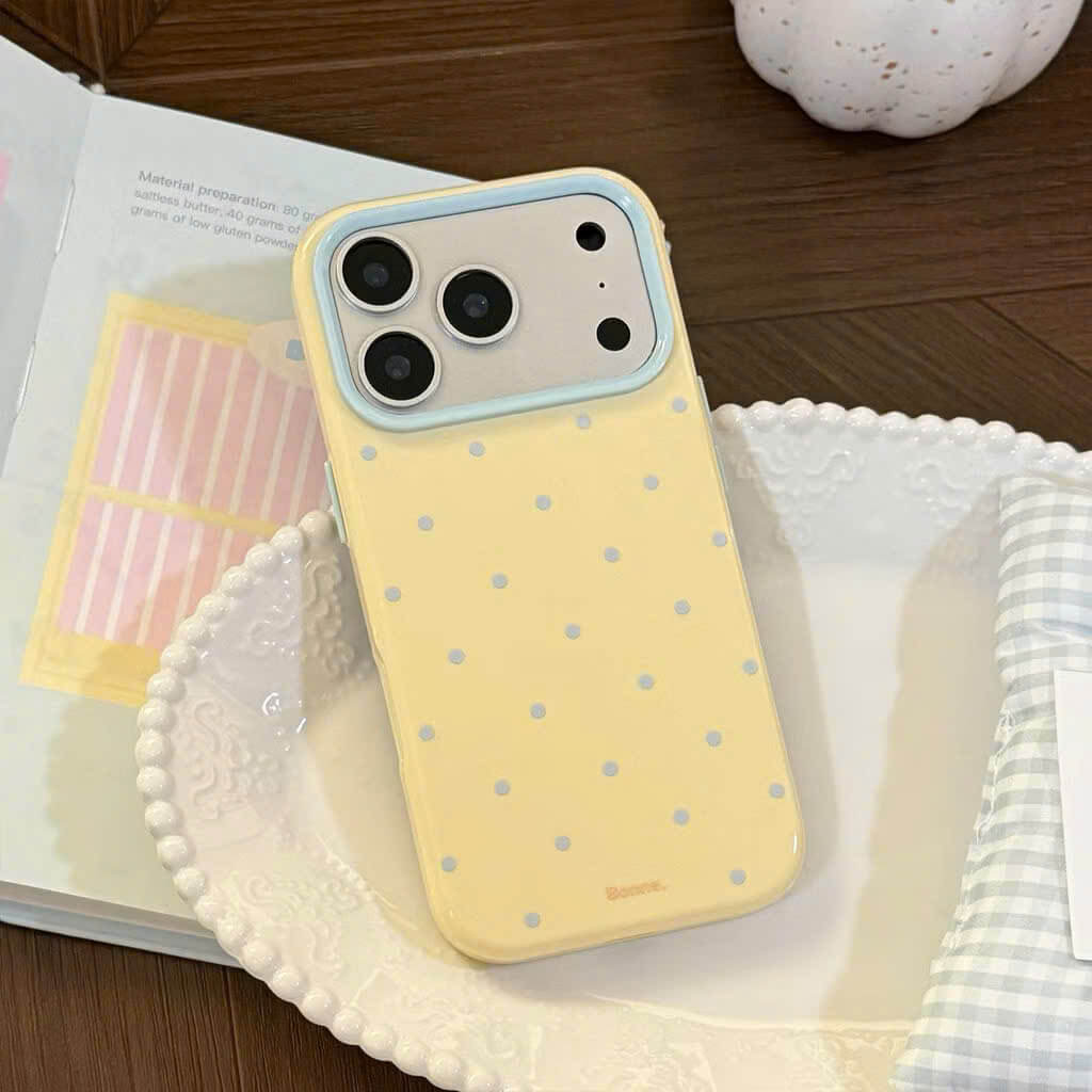 Ốp lưng iPhone Mochi Case Sweet Dot thiết kế chấm bi nhẹ nhàng, màu pastel xinh xắn, chống sốc tốt, bảo vệ camera, phù hợp nhiều dòng iPhone. Ốp lưng iPhone Sweet Dot Mochi Case