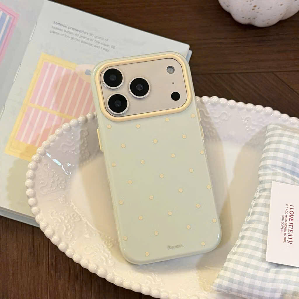 Ốp lưng iPhone Mochi Case Sweet Dot thiết kế chấm bi nhẹ nhàng, màu pastel xinh xắn, chống sốc tốt, bảo vệ camera, phù hợp nhiều dòng iPhone. Ốp lưng iPhone Sweet Dot Mochi Case